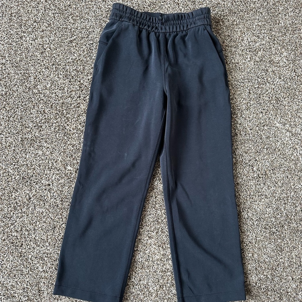 Lululemon Softstreme Straight Leg Cropped Pant
